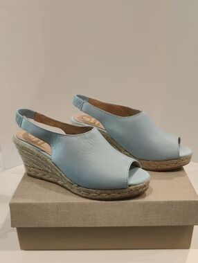 Kanna Light Blue Espadrille Wedge Slingback Peep-Toe Sandals.  Size 38/7.5